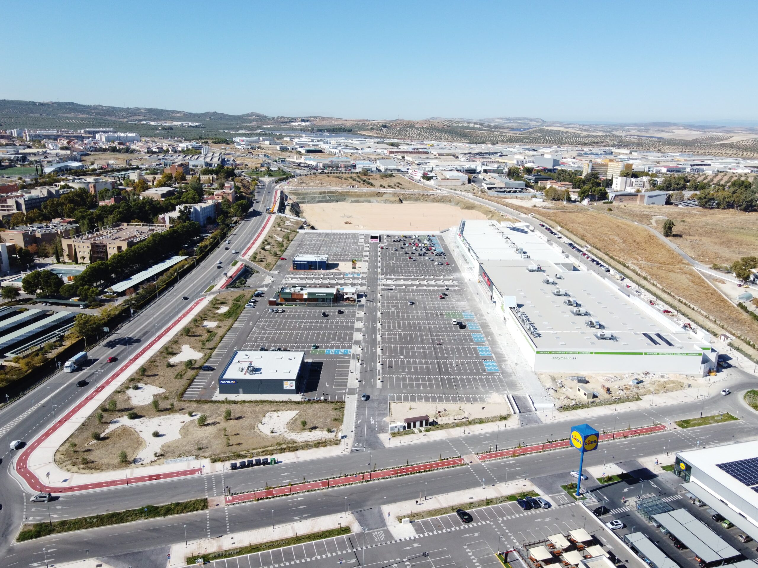 Inaugurada la primera fase del Centro Comercial Jaén Plaza